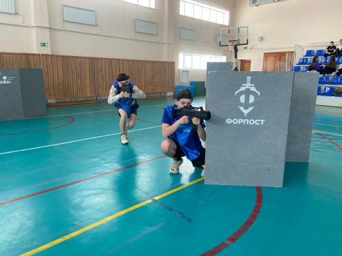 Форпостовцы организовали спортивно-тактическую игру «Лазертаг»