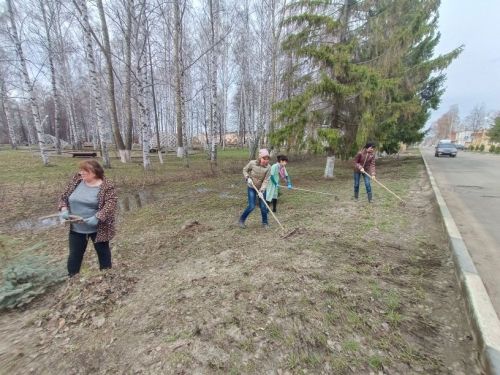В детском саду «Малыш» прошел весенний субботник