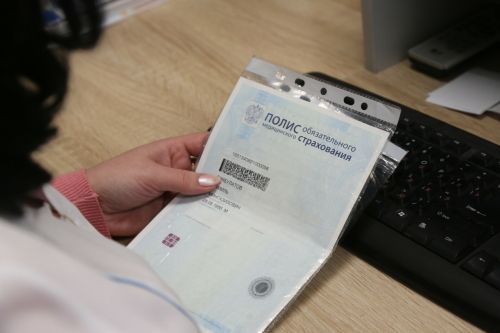 Мошенники придумали новую схему обмана с полисом ОМС