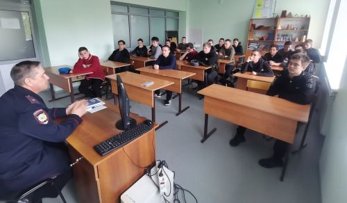 С тетюшскими студентами провели беседу на тему профилактики экстремизма