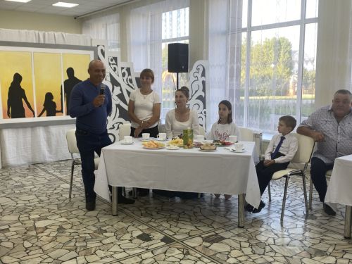 В Тетюшском РДК прошел вечер отдыха «Мир начинается с семьи»