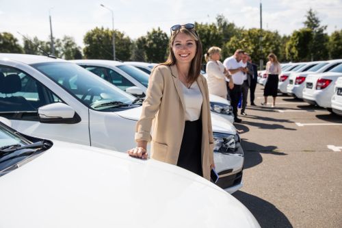 Отдел молодежи в Тетюшах получил новую Lada Granta