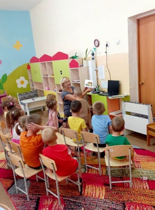 С тетюшскими детсадовцами провели беседу о транспорте