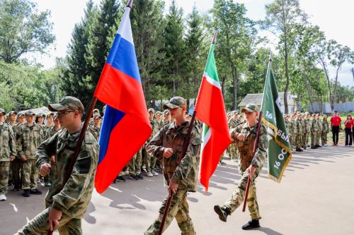 В лагере «Чайка» состоялось открытие военно-спортивной смены «Время героев»
