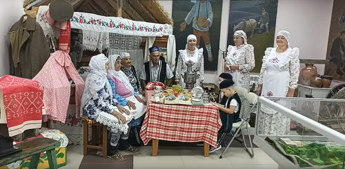 Познавательный час «Выпьем чая с медом» провели в Кляшевской библиотеке