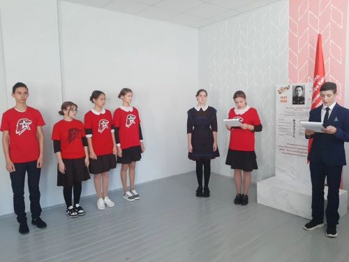 В Большетарханской школе прошел торжественный прием обучающихся в юнармейцы