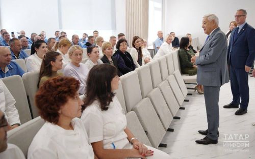 Бойцов СВО, находящихся на лечении в казанском госпитале, посетили артисты
