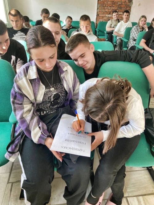 Форпостовцы с тетюшской молодежью вели разговоры о ЗОЖ