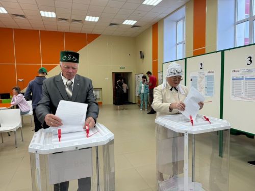 Супруги Хафизовы из Тетюш на выборы всегда ходят вместе