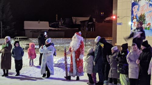 Для тетюшан организовали новогоднее представление