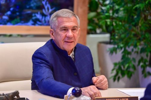 Рустам Минниханов поздравил татарстанских студентов с праздником