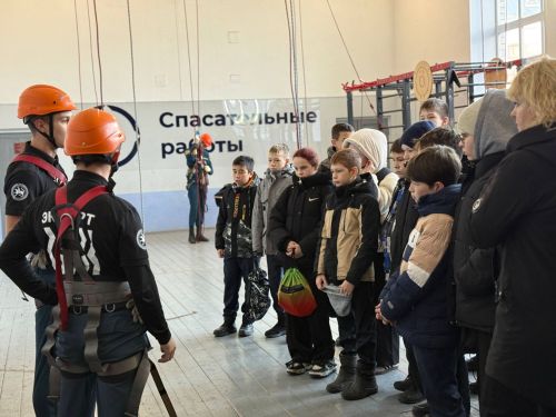 Тетюшские школьники познакомились с профессией спасателя