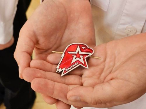 В Тетюшской школе №2 прошла торжественная церемония посвящения в Юнармию!