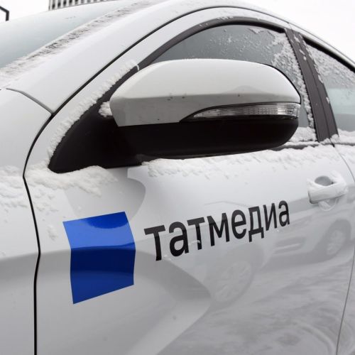 Рустам Минниханов передал автомобили редакциям «ТАТМЕДИА»