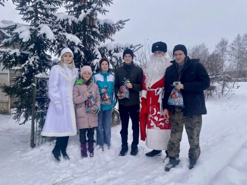 Полицейский Дед Мороз дарит радость детям Тетюшского района!