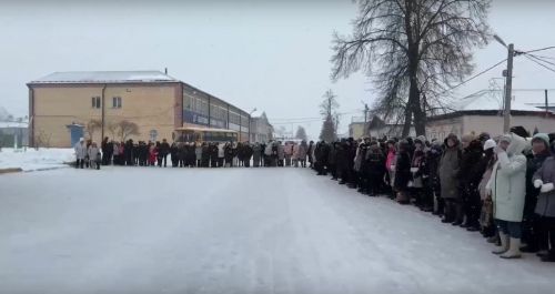В Тетюшах проходит митинг «Афганистан – без права на забвение»