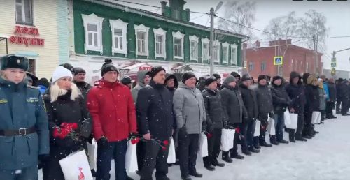 В Тетюшах проходит митинг «Афганистан – без права на забвение»