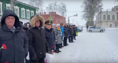 В Тетюшах проходит митинг «Афганистан – без права на забвение»