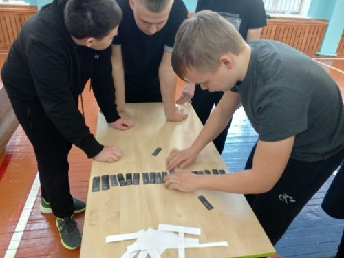 В Урюмской школе провели ирговую программу «А ну-ка, парни!»