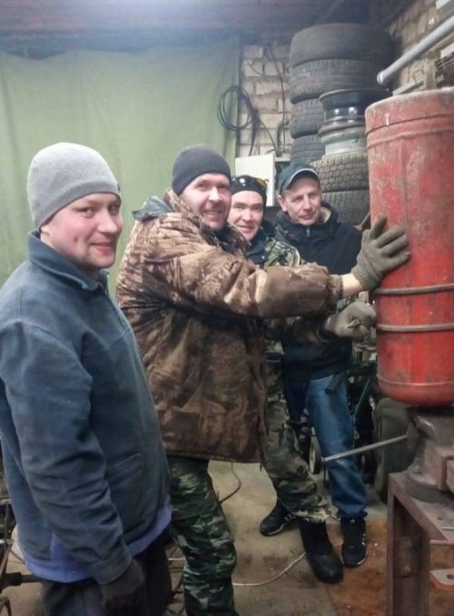 Волонтеры из Тетюшского района создают печи для саперов на СВО