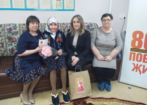 В Тетюшском районе труженику тыла вручили юбилейную медаль к 80-летию Победы