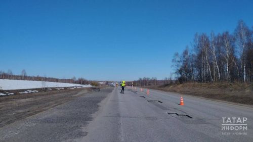 Ямочный ремонт дорог с горячим асфальтом стартовал на региональных трассах Татарстана