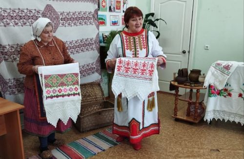 В Кильдюшево прошел урок словесности «Ручей хрустальный языка родного»