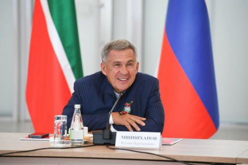 Минниханов оригинально поздравил татарстанцев с Днем смеха