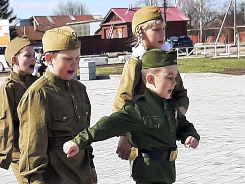 Большетарханцы участвовали в Военно-патриотической игре «Зарница 2.0»