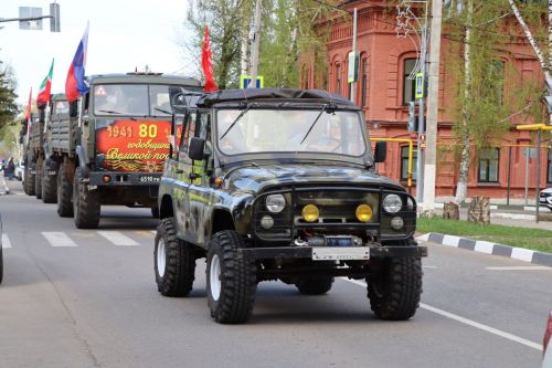 В Тетюшах отметили 80-летие Победы автопробегом