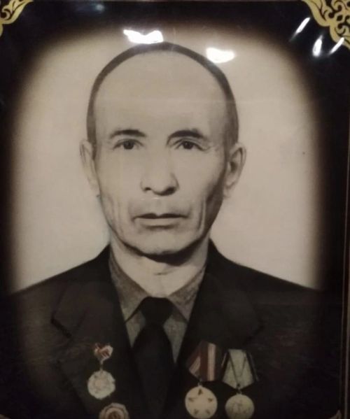Бабалары белән горурланалар