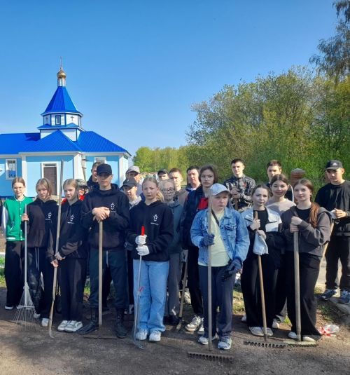 Активисты «Форпоста» участвовали в субботнике