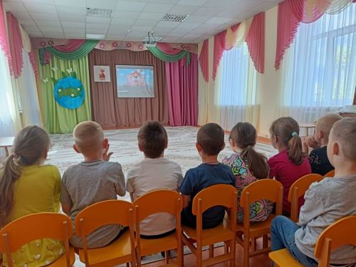 Дошкольники «Берёзки» учатся безопасной езде на велосипеде