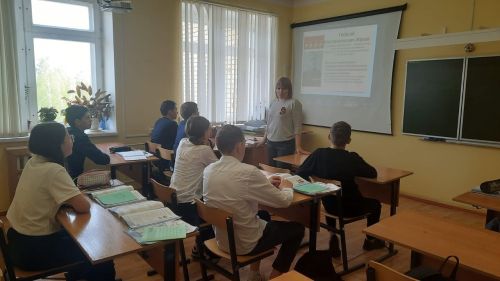 Урок Мужества в Тетюшской школе: Маршал Жуков вдохновляет школьников