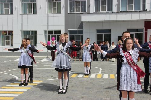 Последний звонок в Тетюшской школе N2