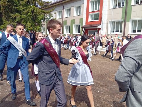 Последний звонок в Тетюшской средней школе 1