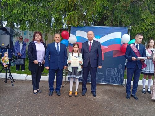 Последний звонок в Тетюшской средней школе 1