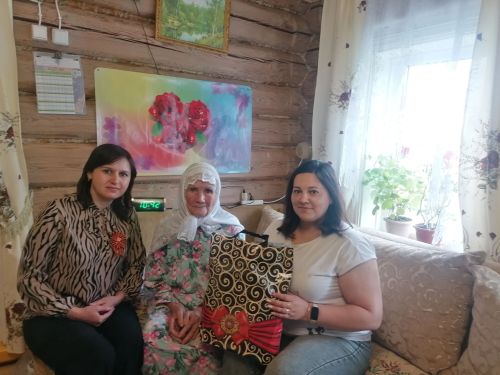 102-летнюю труженицу тыла поздравили с Днём Победы