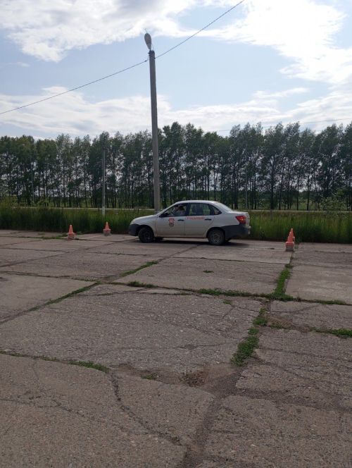 В Тетюшах состязалиь в умении вождения женщины-автомобилисты