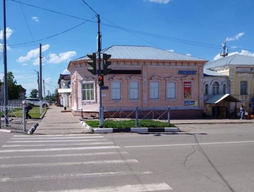 Хорошо бы смотрелся вазон
