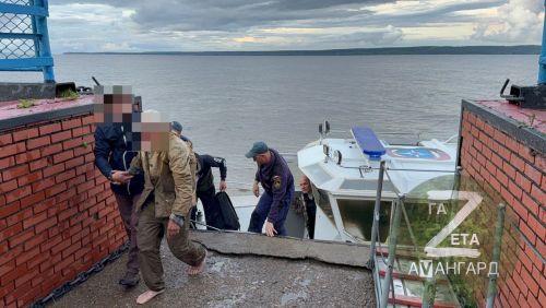 Спасение пожилой пары на Волге: оперативная реакция спасателей обеспечила благополучный исход