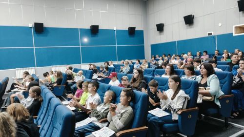 В Тетюшском районе детям из семей участников СВО вручили денежные сертификаты на приобретение школьных принадлежностей