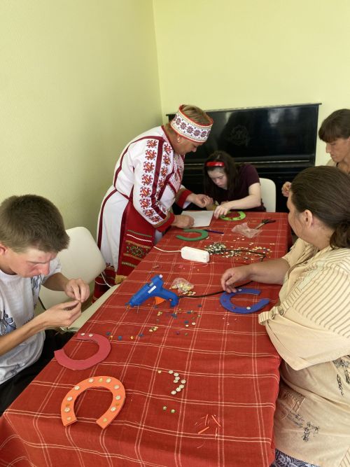Тетюшане изготовливали «Подковы на счастье»