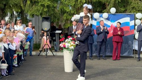 Торжественная линейка в честь Дня знаний прошла в Тетюшской школе №1