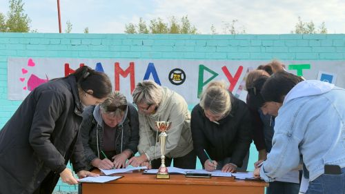 В Тетюшах состоялся конкурс водительского мастерства «Мама рулит»