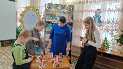 «Новогодняя школа волшебников»: в Тетюшах дети погрузились в атмосферу чудес