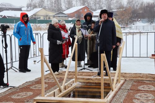 Крещенская традиция жива: многие жители Тетюш окунулись в священную воду