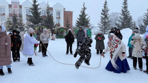 Зимняя сказка на площади ДК: фестиваль добрососедства «Курше» открывает двери для веселья и творчества