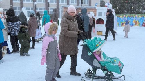 Зимняя сказка на площади ДК: фестиваль добрососедства «Курше» открывает двери для веселья и творчества
