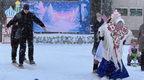 Зимняя сказка на площади ДК: фестиваль добрососедства «Курше» открывает двери для веселья и творчества